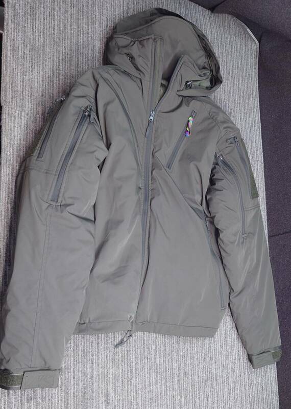 YI キ6-121 Abu Garcia × is-ness cloud padding jacket Olive サイズ：L アブガルシア×イズネス コラボ ジャケット