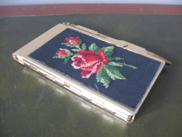 ★アンティーク品★刺繍バラ柄メモ帳 ペン付き メタル フランス