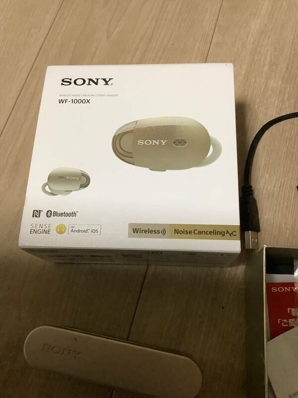 Sony ワイヤレス　イヤホン　wf-1000x ノイズキャンセリング　ソニー　シャンパンゴールド