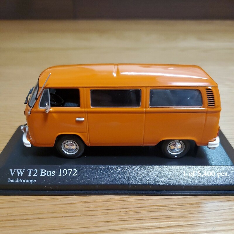 1/43 MINICHAMPS ミニチャンプス ミニカー/VW T2 Bus 1972 Ieuchtorange/フォルクスワーゲン バス オレンジ