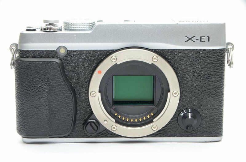 富士フィルム FUJIFILM X-E1 BODY シルバー ミラーレス一眼レフカメラ