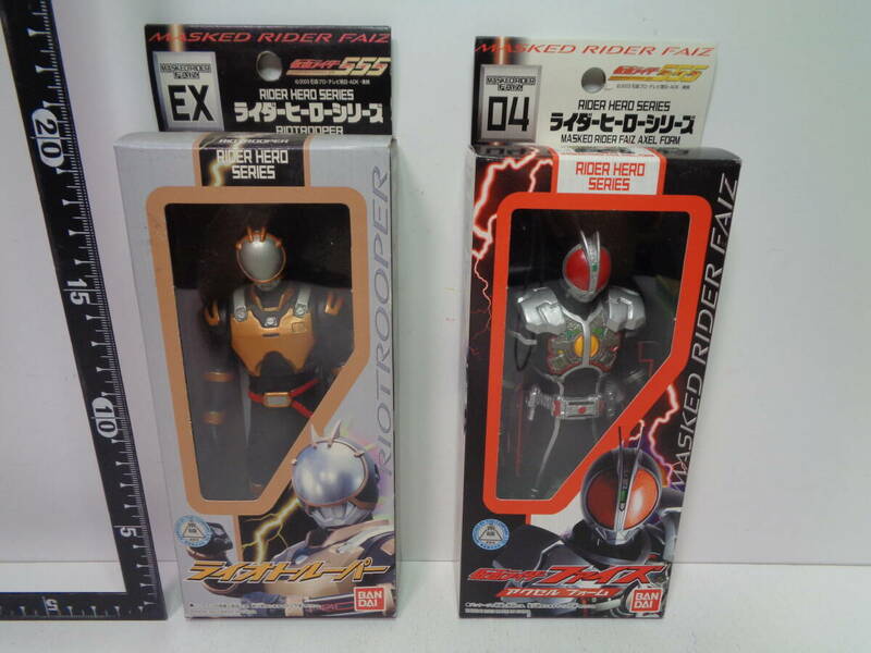 ★仮面ライダーファイズ　アクセルフォーム＆ライオトルーパー★バンダイ