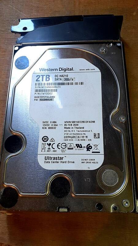 2TB Westerm Digital DC HA210 ②