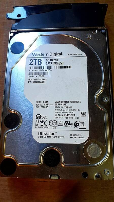 2TB Western Digital DC HA210 ③