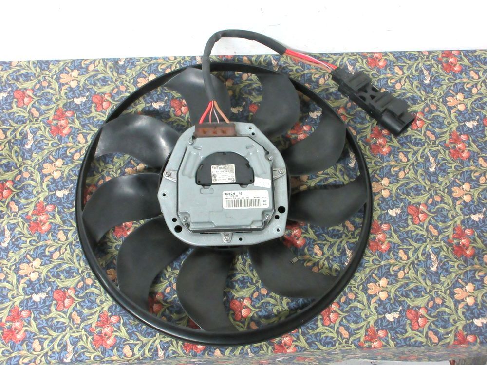 BOSCH ボッシュ ラジエーター クーリング ファン 0 130 706 202 1 137 328 163 Cooling Radiator fan