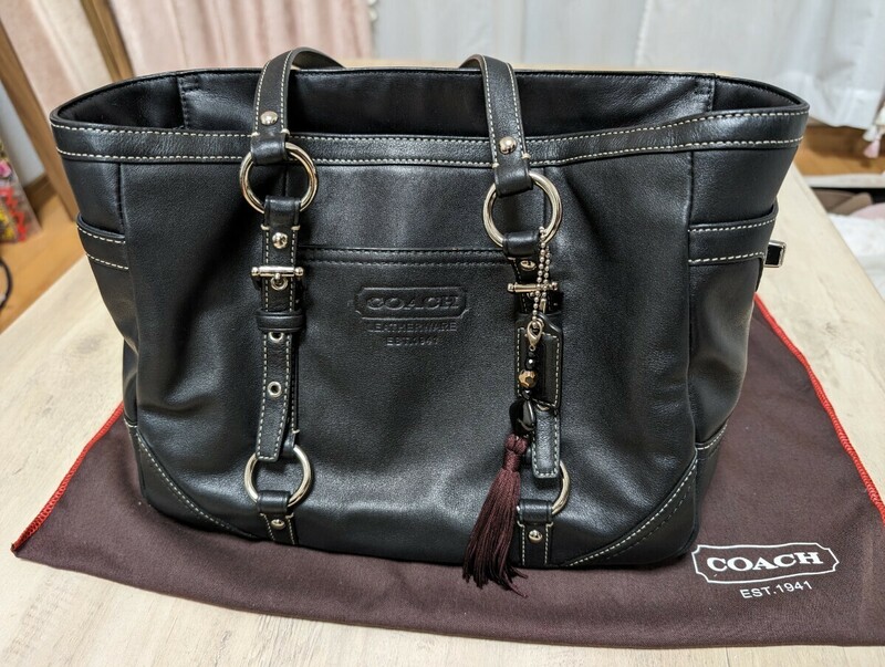 コーチ coach レザーバック ハンドバック トート シルバー主体デザイン