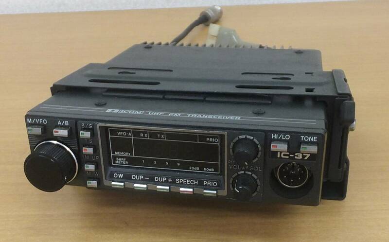 【中古動作未確認・ジャンク】★ICOM UHF FM TRANSCIEVER IC-37　アイコム UHF FMトランシーバ　本体/モービルブラケット付