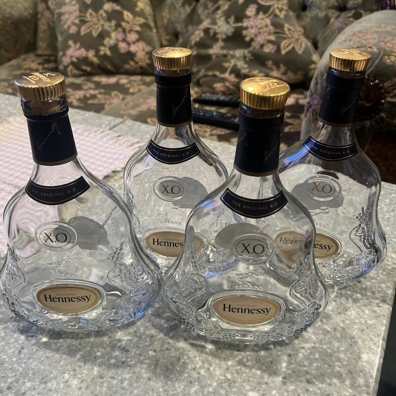 【送料無料】Hennessy (ヘネシー) XO 金キャップ ブランデー 空瓶４本セット