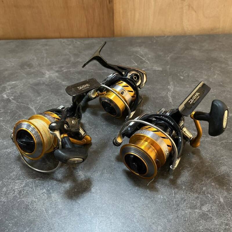 ☆動作品 3点セット DAIWA ダイワ スピニングリール REVROS 2506H REVROS 3000 リール 釣具 フィッシング(中古品/現状品/保管品)☆