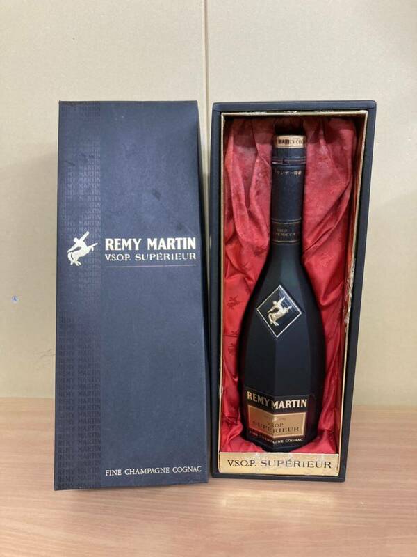 ☆REMY MARTIN V.S.O.P. SUPERIEUR ブランデー 700ｍｌ 未開封