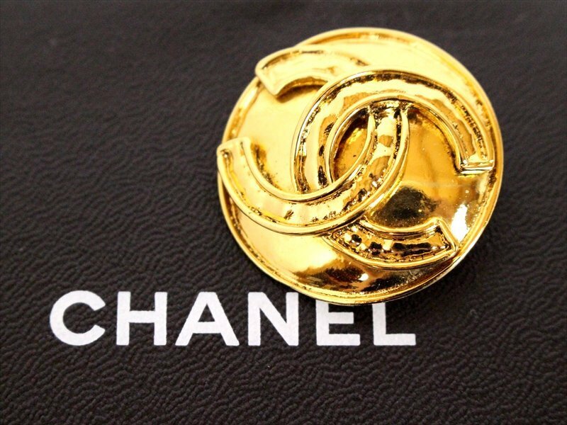 美品☆CHANEL【シャネル】ココマークブローチ☆94P刻印☆ゴールド金具☆CCマーク☆ロゴ☆箱付☆レディース