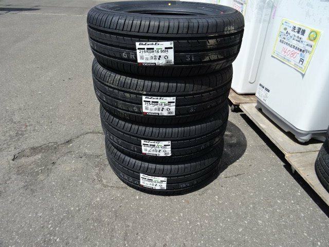 新品　ヨコハマ　BluEarthブルーアース　ES32　215/60Ｒ16　4本セット送料全国一律8000円①