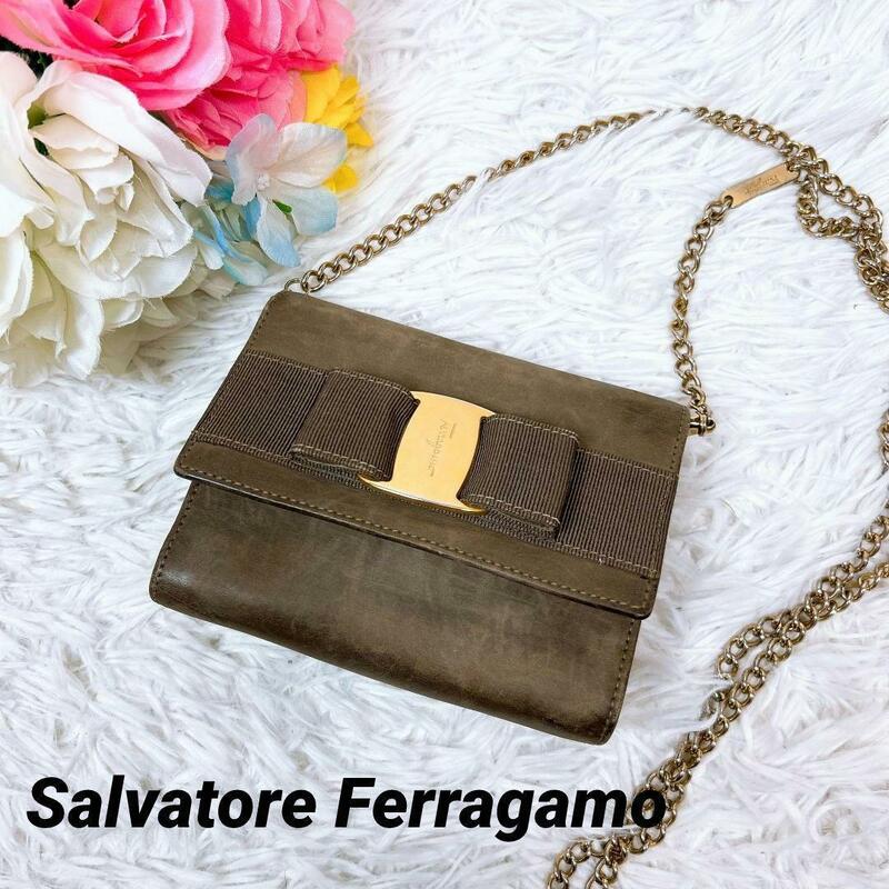 Salvatore Ferragamo サルヴァトーレフェラガモ ゴールドチェーン ミニ ショルダーバッグ ヴァラリボン ヌバック チェーンウォレット