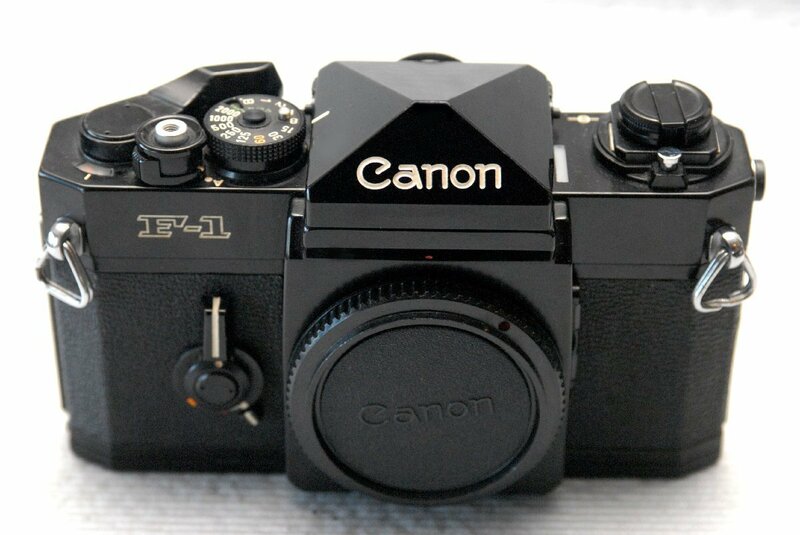（綺麗）Canon キャノン 最高峰 高級一眼レフカメラ F-1 ボディ (後期型) 希少な作動品（腐食なし）