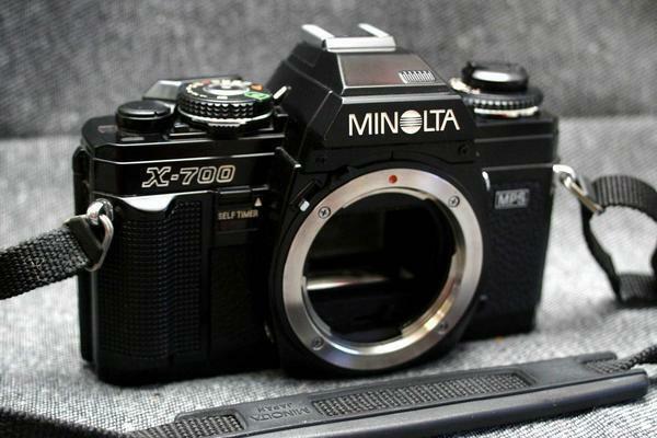 MINOLTA ミノルタ人気の高級一眼レフカメラX-700 MPS黒ボディ 希少な作動品 （腐食無し）
