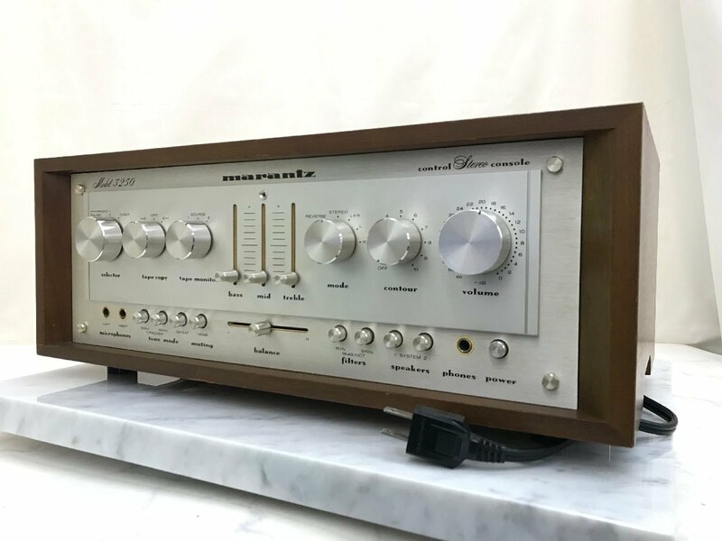 Y2011　中古品　オーディオ機器　コントロールアンプ　Marantz　マランツmodel 3250