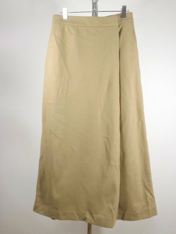 theory（セオリー）日本製　ウール100%　パンツ　レディース2 前はロングスカートに見えるデザインです。
