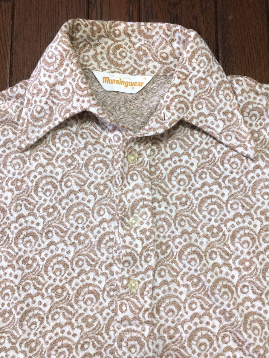 USA製 マンシングウェア MunsingWear ビンテージ 総柄 ポロシャツ M 茶系 アメリカ製 検索 ６０ｓ ７０ｓ ニット ポロ ヒッピー VINTAGE