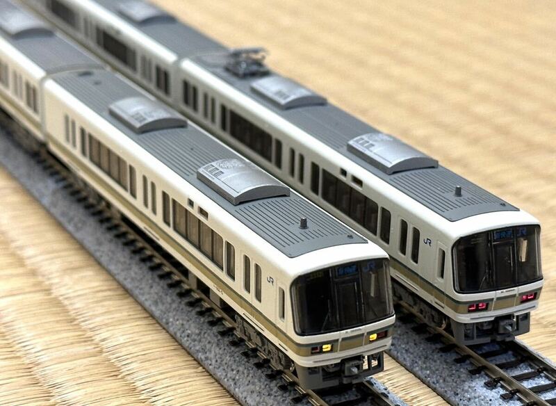 KATO 10-170 221系直流近郊形電車 基本編成セット　新快速 Nゲージ 鉄道模型 カトー 関水金属
