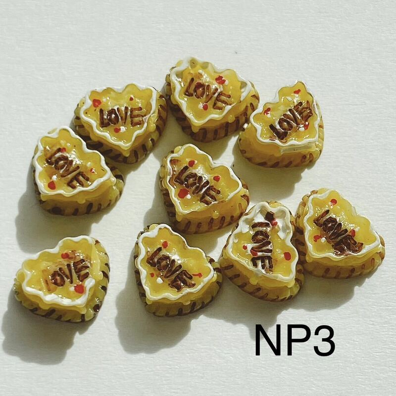 【９個】NP3 ミニチュア ケーキ ハンドメイド デコ　素材