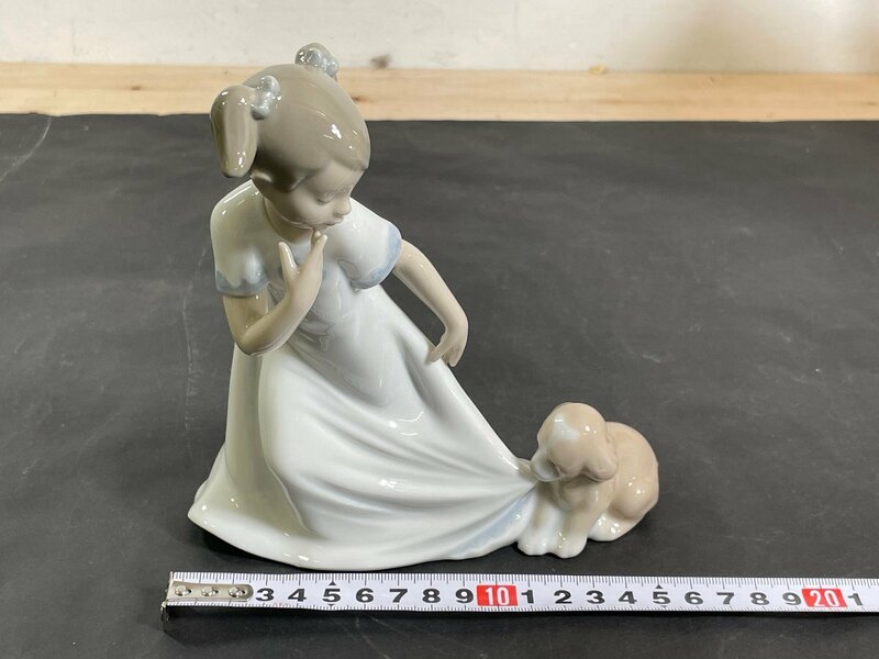 【長期保管品】陶器人形 LLADRO リヤドロ NAO ナオ 1434 ひっぱらないで女の子 犬
