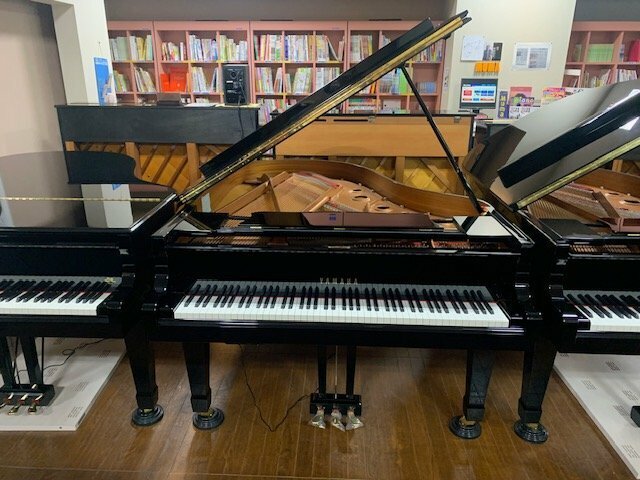 YAMAHA　リニューアルピアノ　 C3L－SN 　2005年製