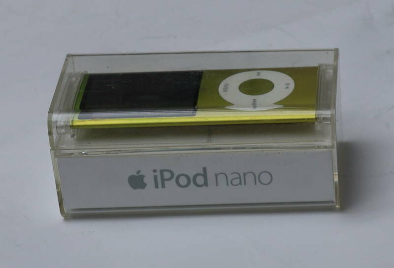 Apple アップル iPod nano アイポッド ナノ　中古　動作未確認　本体とケースのみ