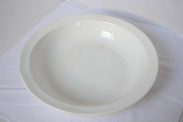 フランス アンティーク サルグミンヌ 古い陶器の丸い深みのあるお皿 白色 美品