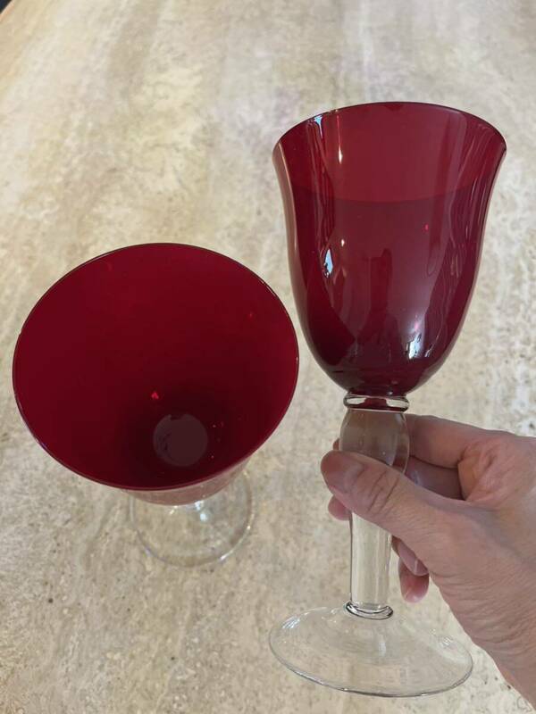 美品ベネチアガラス ワイングラス ペア2客セット 大ぶりワインレッドのグラス