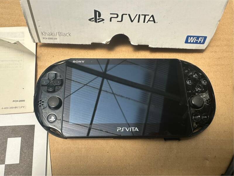 PlayStation Vita 本体 PCH-2000 ブラック 付属品・ケース・箱付き・説明書付き 動作確認済み