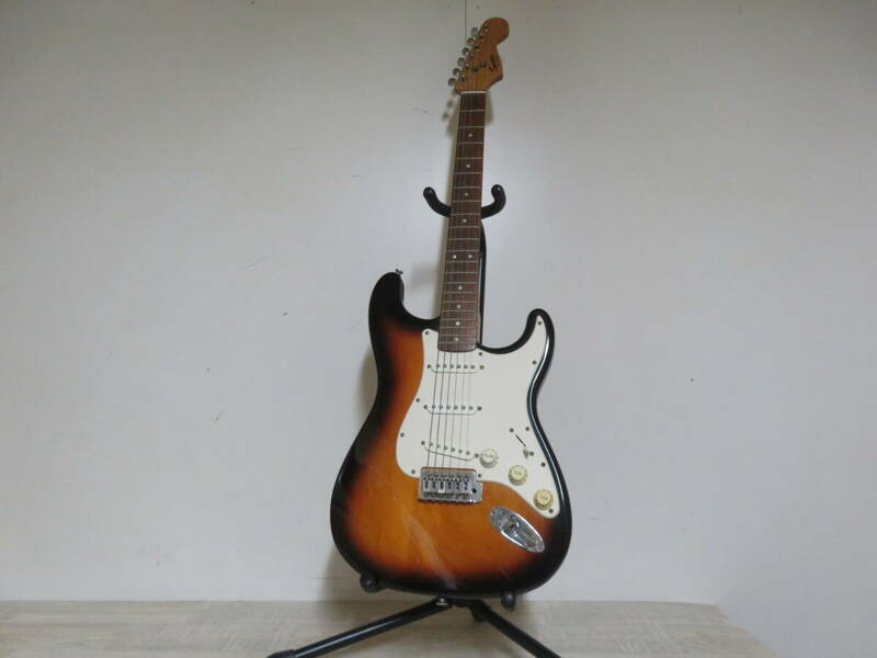 Squier by Fender BULLET STRAT スクワイヤー エレキギター ストラトキャスター 非喫煙環境です 追加画像有り 