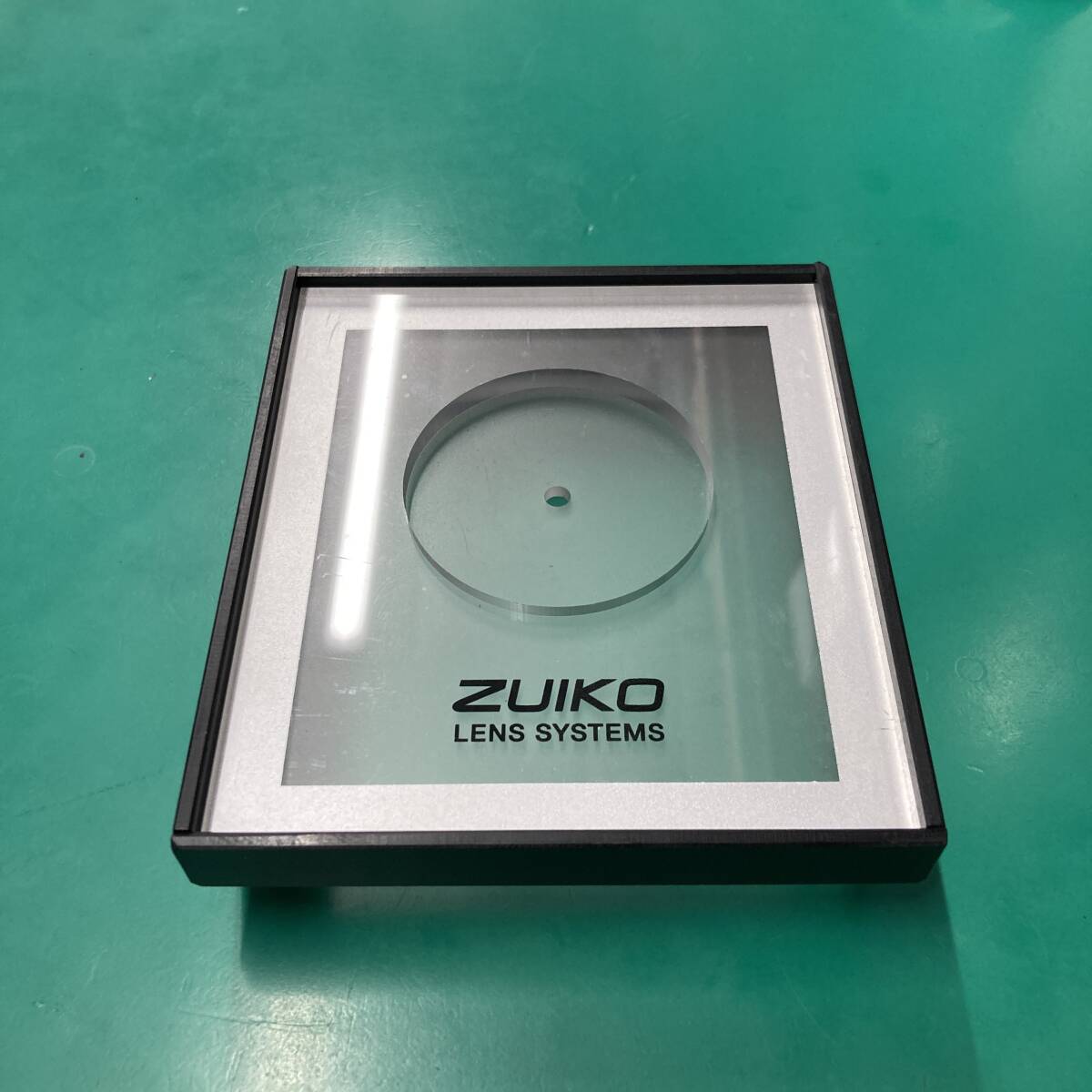 ★ OLYMPUS ZUIKO レンズ 展示台 中古品 F289