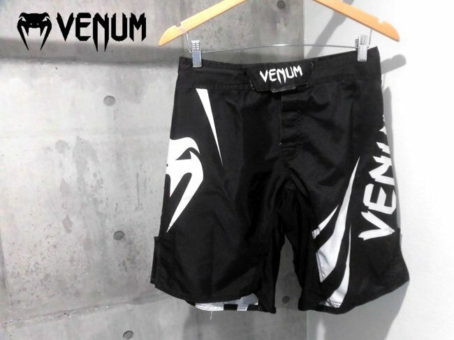 VENUM ヴェナム ベヌム ファイトショーツ/メンズ M程度/トレーニング フィットネスショートパンツ/黒 ブラック/格闘技 ボクシング K-1