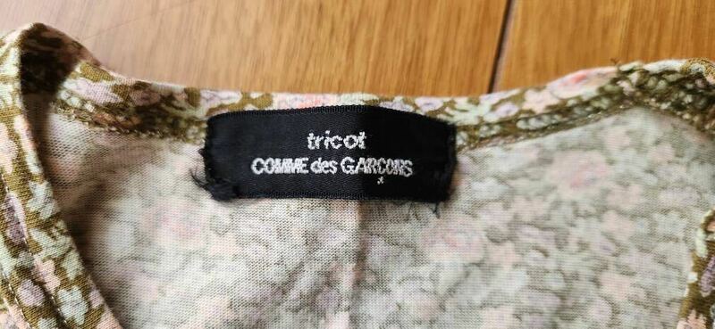 tricot COMME des GARCONS（トリココムデギャルソン）　tシャツ 