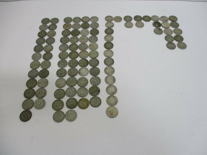 日本の貨幣　１００円銀貨１００枚　昭和３２～４１年（３７年のみありません）
