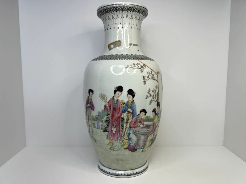 中国古美術 粉彩 人物 花瓶 骨董品 中国古玩 時代品 美術品 古美術品 中国美術 在銘 乾隆年製