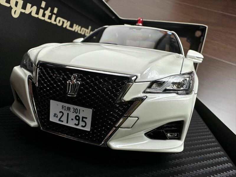 【ignition model】 1/18 Toyota Crown (GRS214) 大阪府警察高速道路交通 警察隊 トヨタ クラウン 覆面 パトカー