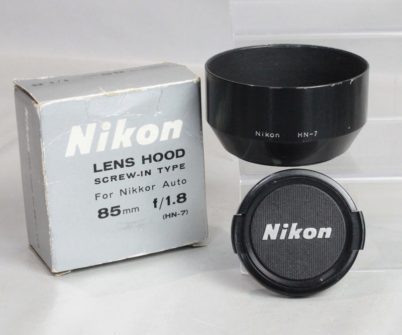 052658 【良品 ニコン】 Nikon HN-7 スクリュー式メタルフード 焦点距離表記品 & 52mm キャップ