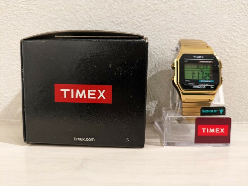 送料無料　TIMEX　INDIGLO　GOLD　タイメックス　インディグロ　ゴールド　金　腕時計　デジタル　ウォッチ　箱付き　USED