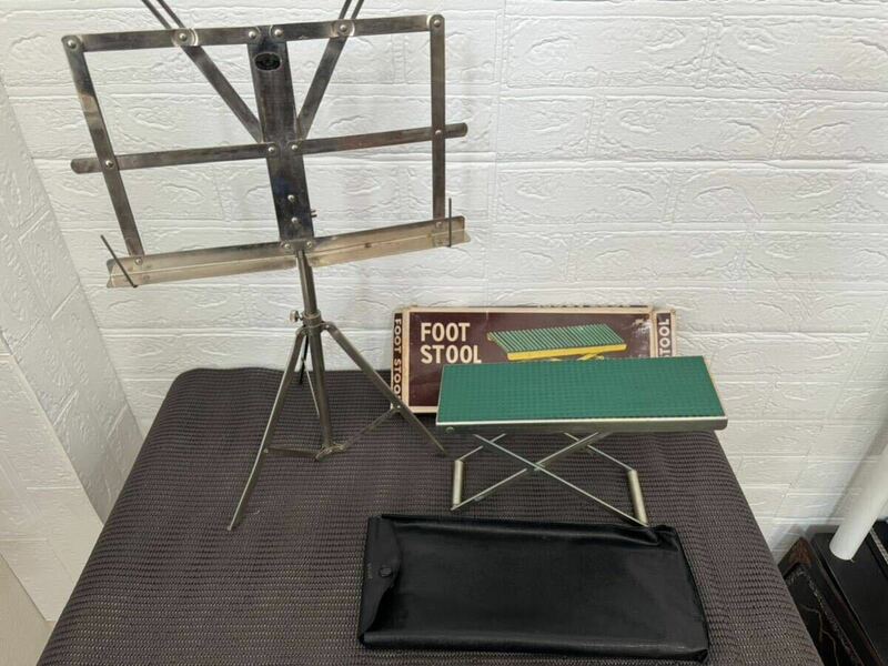 FOOT STOOL ギター 足台　折り畳み式譜面台　B-153