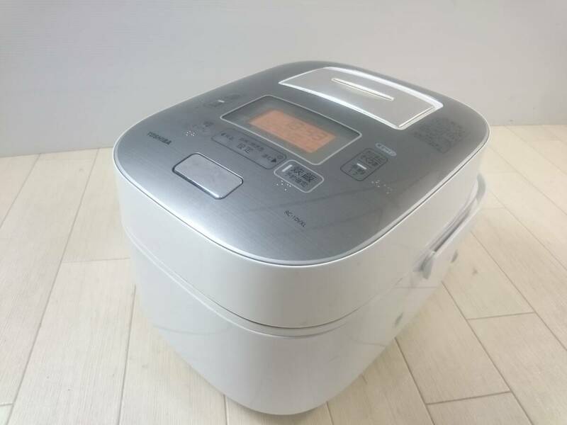 東芝 TOSHIBA 真空圧力IH炊飯ジャー 炊飯器 (5.5合炊き) RC-10VXL 2017年製　K2