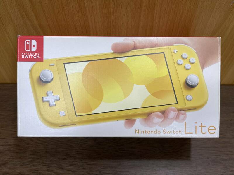 25) Nintendo Switch Lite ニンテンドースイッチライト イエロー 【内袋 セーフティーガイド欠品】