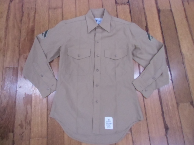 P-36 ミリタリー サバゲー コンバット コスプレ アメカジ 米軍放出品 USMC MARINE 作業服 ドレス Ｙシャツ 制服 カーキ 海兵隊 M 送料198円