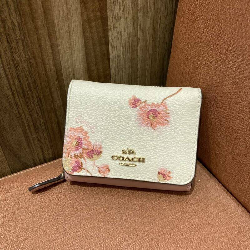 COACH コーチ 財布 コンパクトウォレット 三つ折り財布 レディース 花柄 小物 ブランド 折り財布 ピンク アイテム おしゃれ 人気