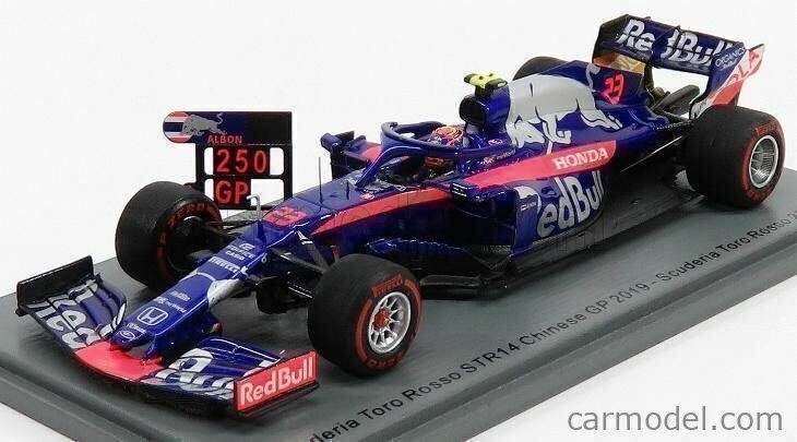 ◆新品! 未開封品! A.アルボン F1デビューマシン！1/43 トロロッソ STR14 HONDA / ホンダ #23 Toro Rosso F1参戦250戦目サインボード付