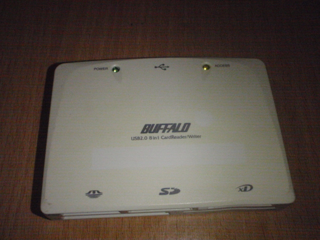 BUFFALO-11 BUFFALO製　USB2.0カードリーダー／ライターMCR-8U/U2