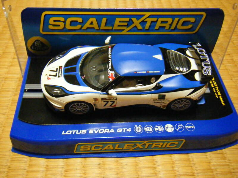 scalextric ロータス　エヴォーラGT4 LOTUS EVORA GT4　スロットカー　走行調整済　スケーレックストリック　