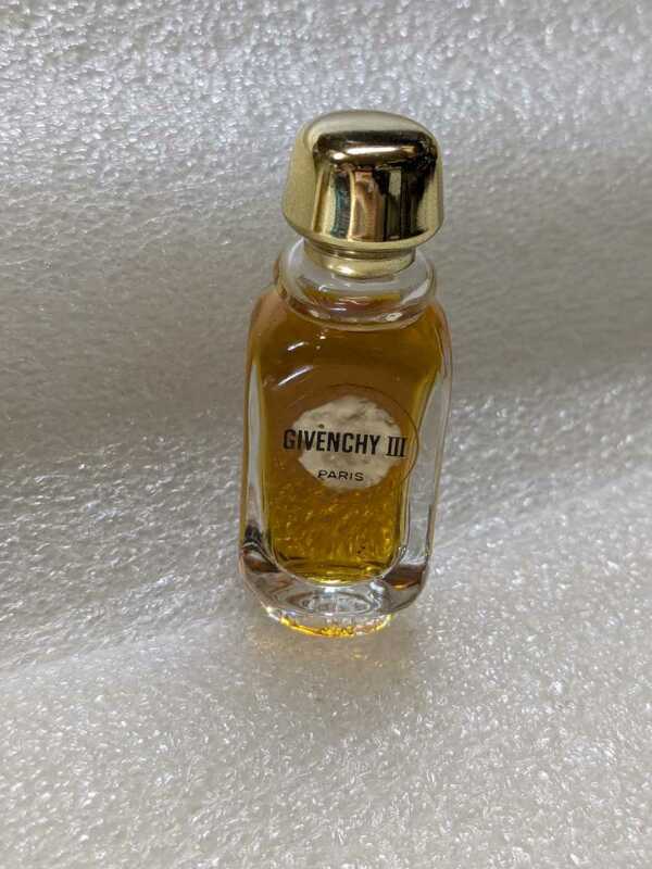 未使用 ジバンシーⅢ オードトワレ EDT 3.75ml ミニ香水 GIVENCHY オードトワレ キャップ劣化有 ジバンシー3 フレグランス 訳あり