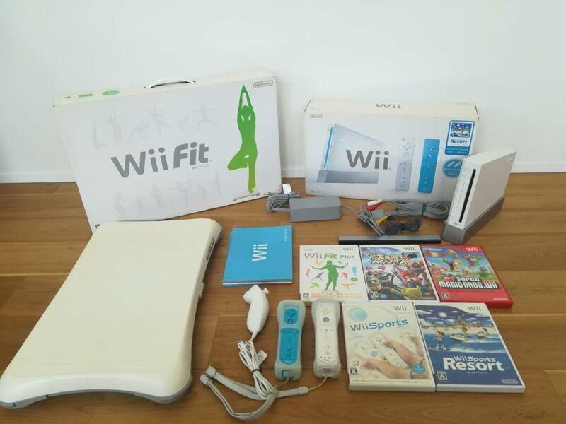 【中古品・難あり】Wii 本体一式 ソフト 5本 WiiFit 任天堂 Nintendo