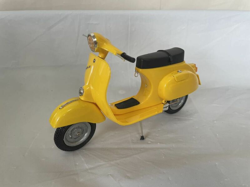 Revell 1/9 VESPA 125 PRIMAVERA レベル　メタルミニカー　ベスパ　スクーター　バイク　稀少品　